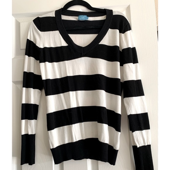 Black & White Striped V-Neck Top main image 0
